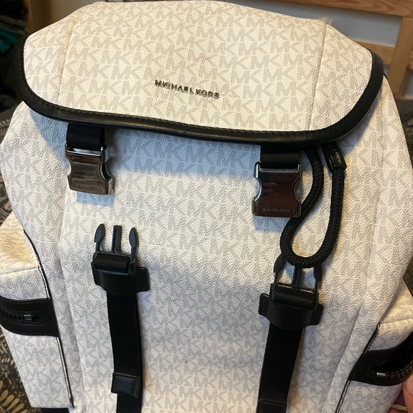 Michael’s Kors book bag barely used, all zippers and buckles work perfectly ! - Picture 3 of 3